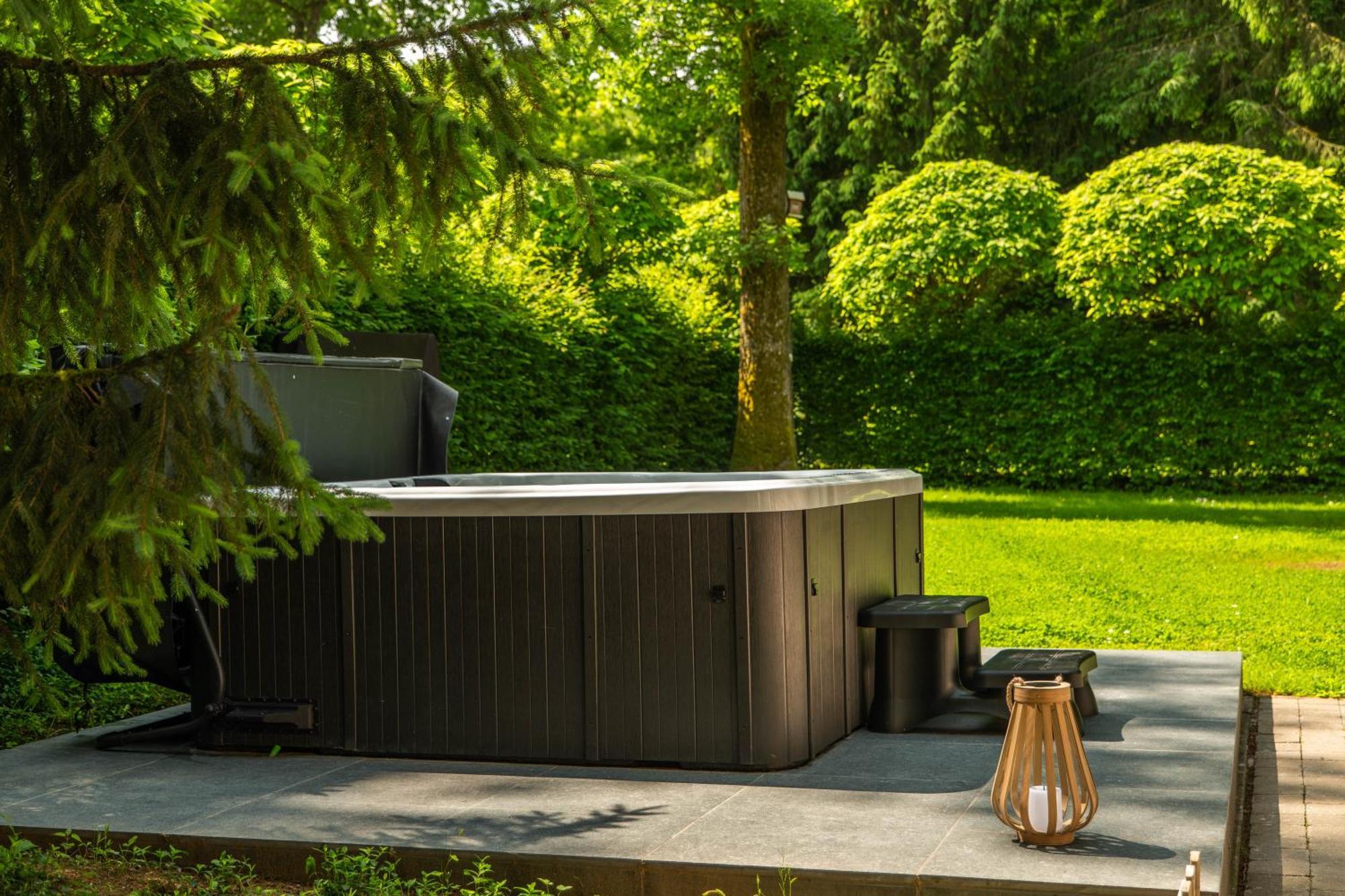 Le Colibri Jacuzzi Chalet